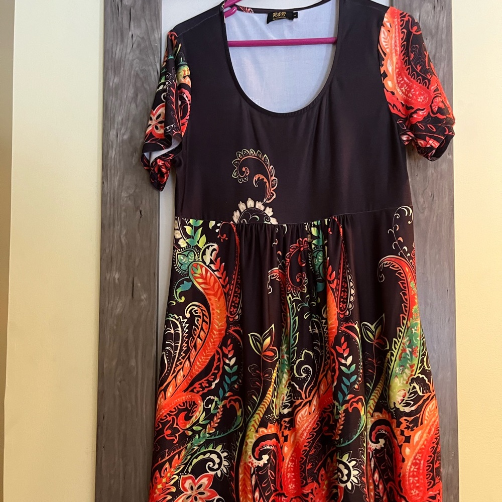 Ladies dressR&B collection. size large, smoke-free home.